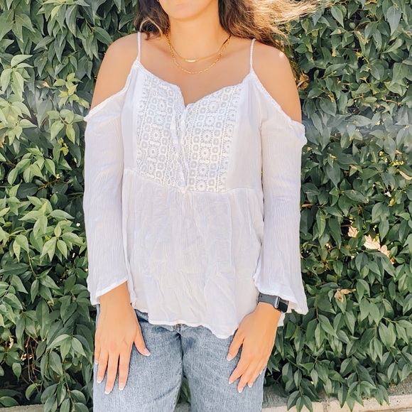 Rue 21 // Angelic Cold Shoulder Top - Picture 1 of 6